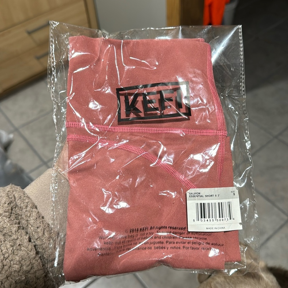 KEFI essential shorts - Salmon 11 3”